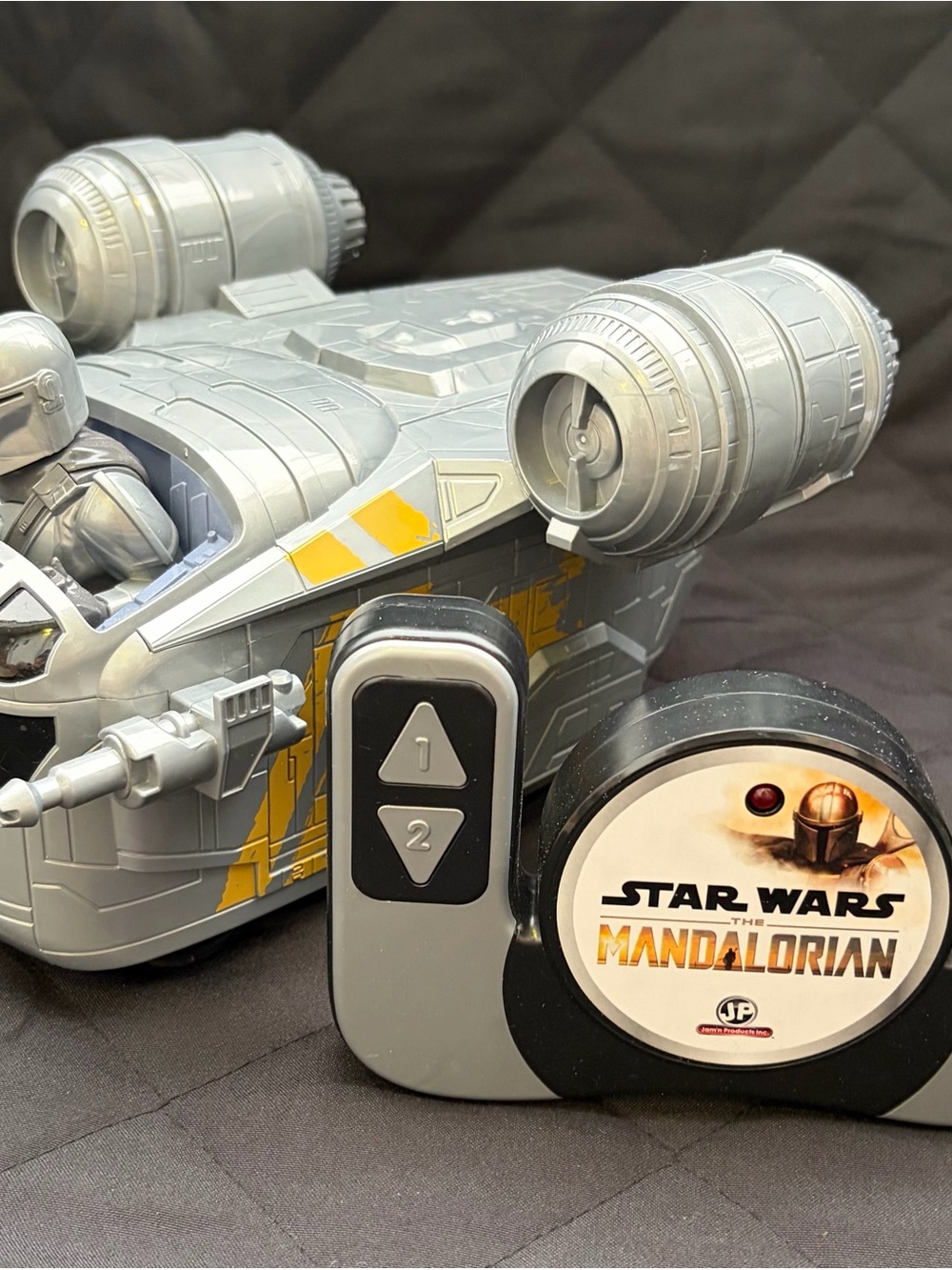 Star Wars Mandalorian Razor Crest RC Toy w/ Remote 2.4GHz